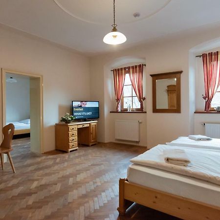 Restaurace A Penzion Stara Posta Hotel Bečov nad Teplou Екстериор снимка