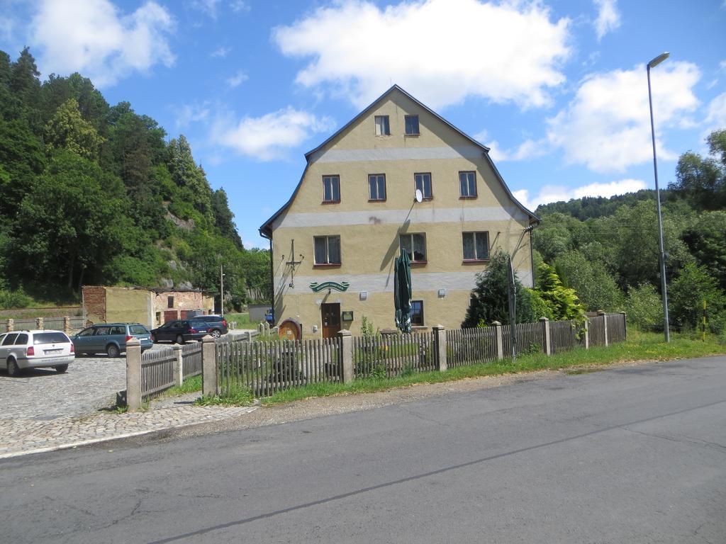 Restaurace A Penzion Stara Posta Hotel Bečov nad Teplou Екстериор снимка